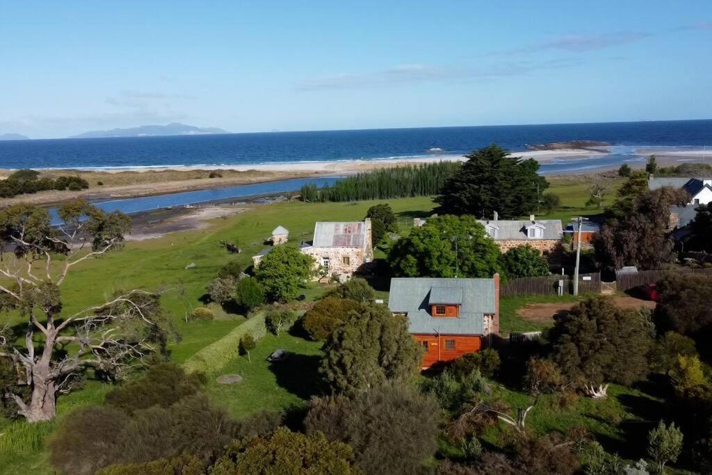 *Newly Relisted* Coach House At Lisdillon Vineyard Villa Little Swanport Exteriör bild
